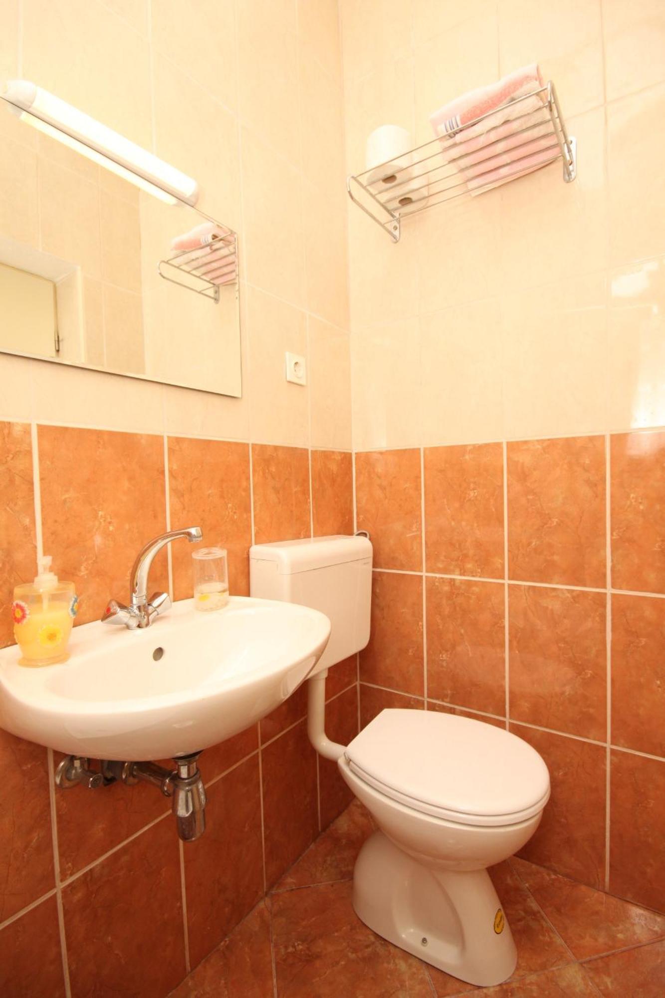 Apartments And Rooms With Parking Space Tucepi, Makarska - 6901 部屋 写真
