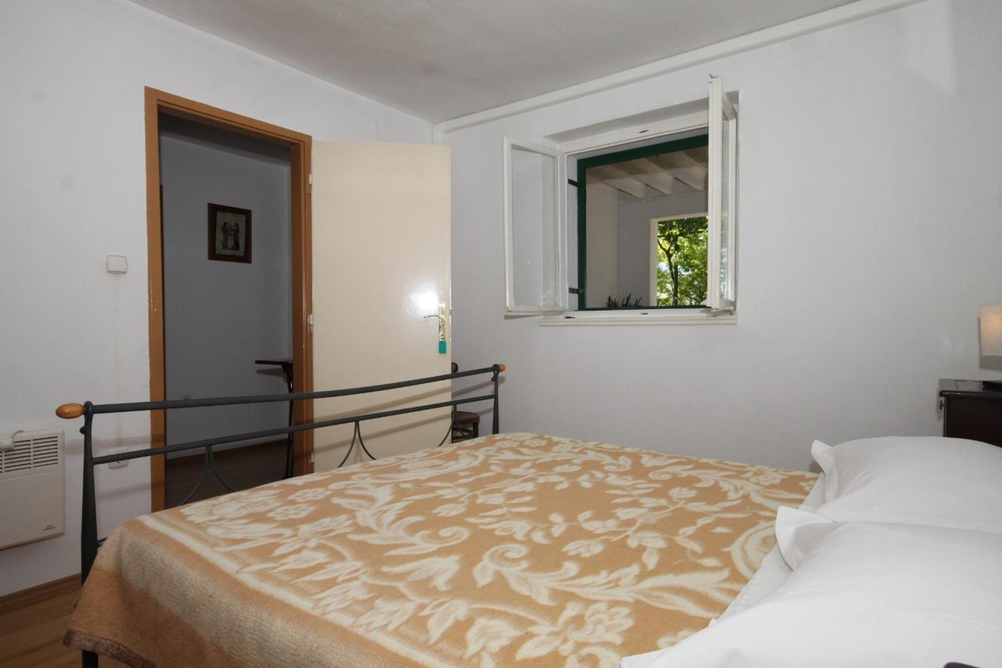 Apartments And Rooms With Parking Space Tucepi, Makarska - 6901 部屋 写真