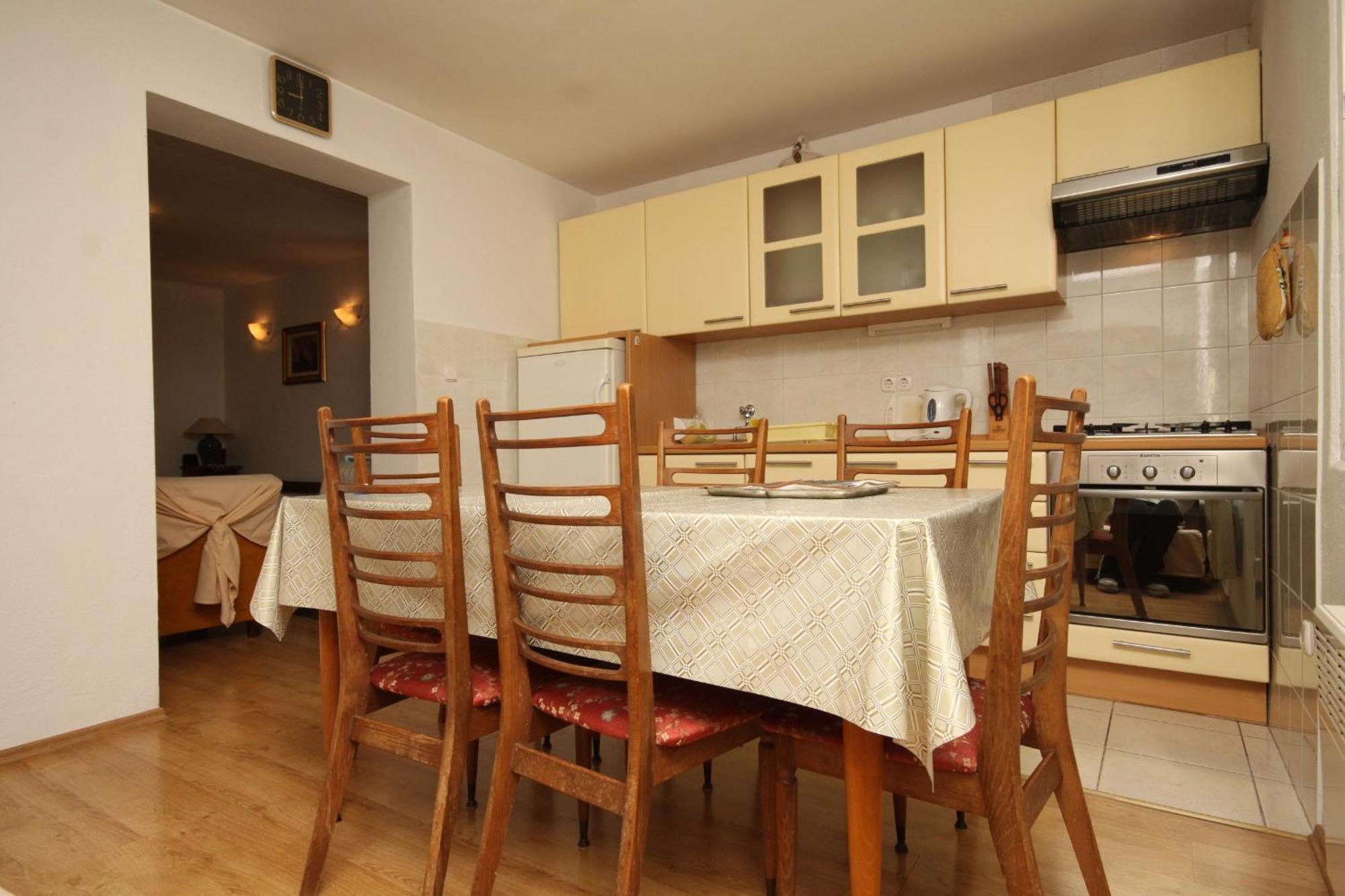 Apartments And Rooms With Parking Space Tucepi, Makarska - 6901 部屋 写真